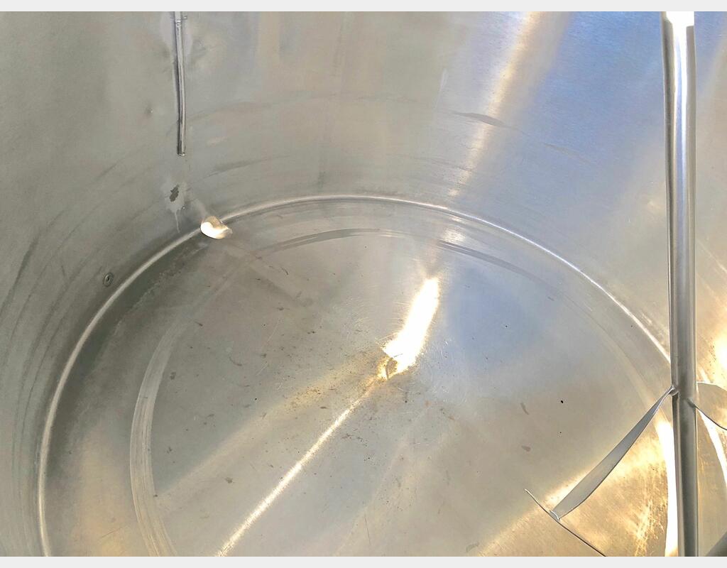 Cuve inox agitée isolée - Volume : 2500 litres