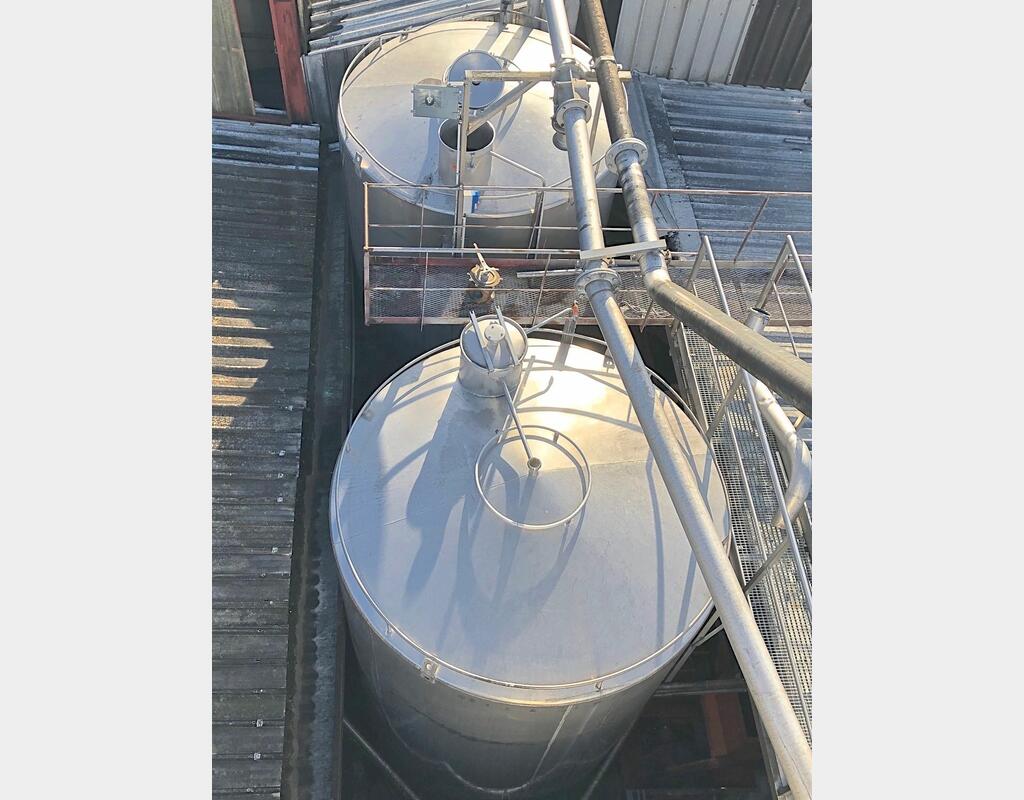 Cuve de stockage inox verticale - Fond cuillère sur jupe de 500 hls