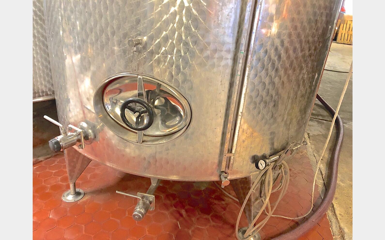 Cuve inox chapeau flottant CST19 Volume : 50 hectos (5000 litres)