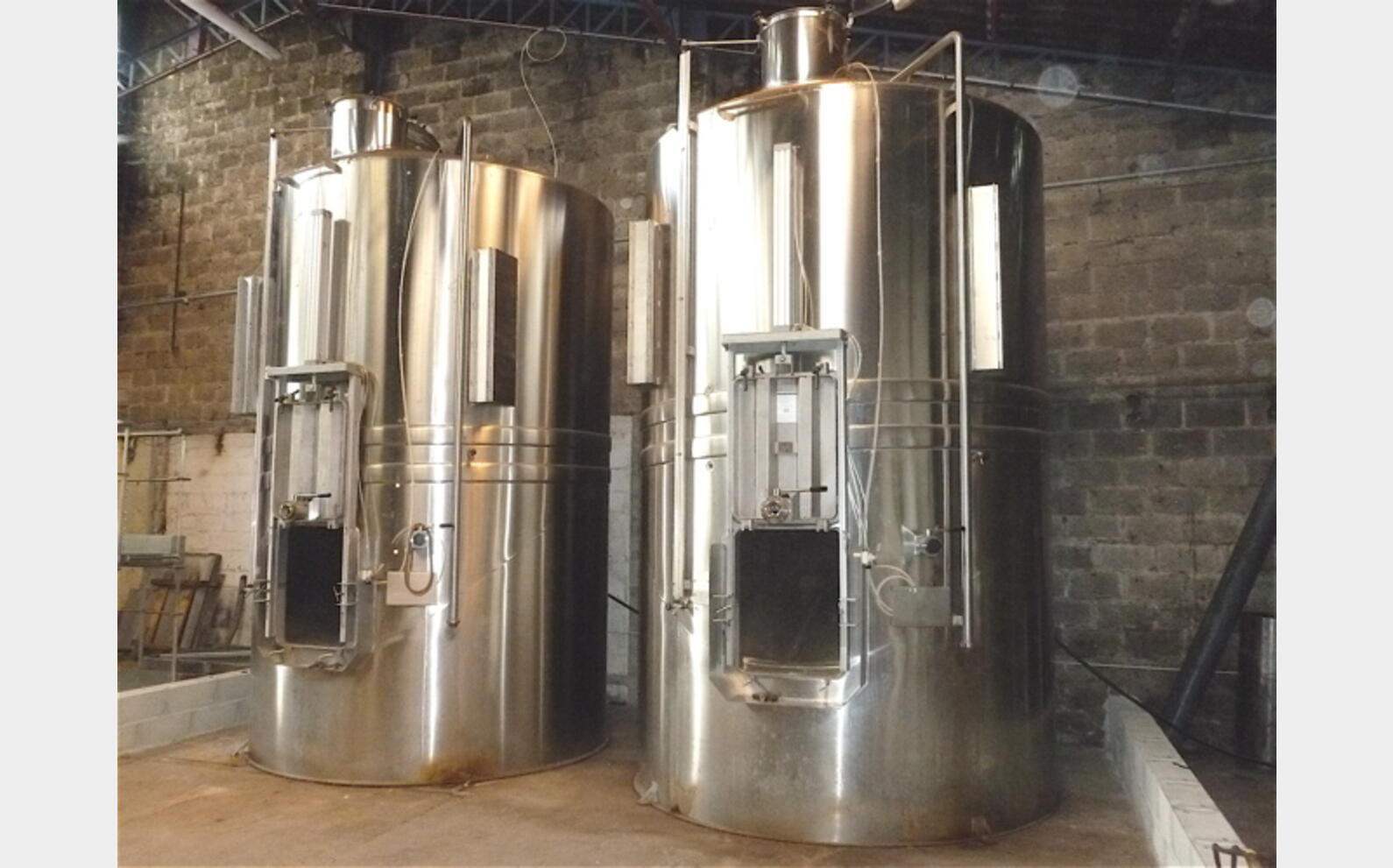 Cuve INOX 316L pente 50% sur jupe Provenance : distillerie