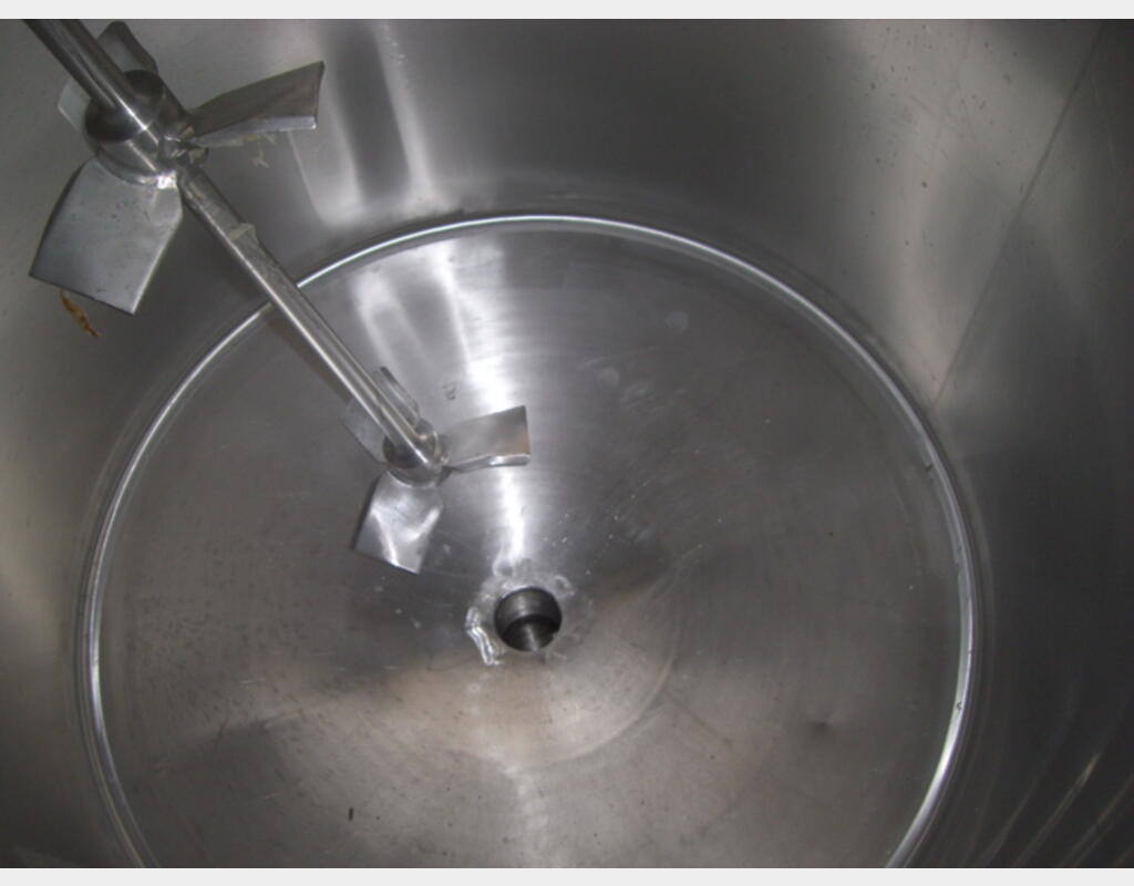 cuve INOX 316 L mobile (roulettes) - isolée, agitée et réchauffée