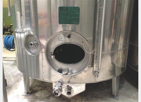 Cuve INOX 316L isol&eacute;e + drapeaux 6,5 m2