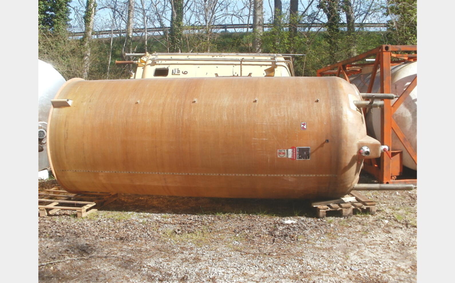 Cuve polyester de 100 hls cylindrique