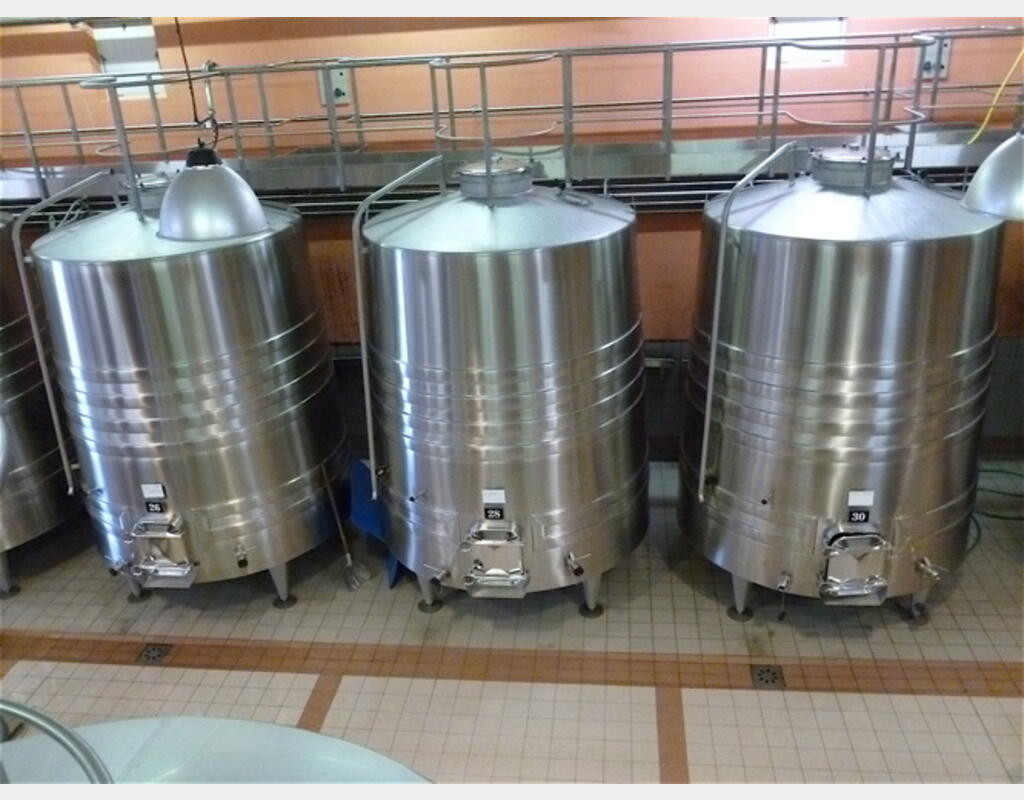 Cuve vinification INOX 304 tronconique - Volume : 131 hecto (13100 litres)