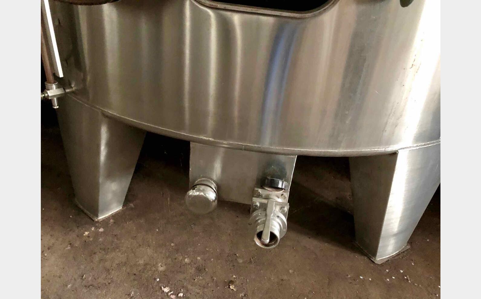 Cuve stockage inox - Fond conique sur pieds 150 HL (15 000 litres)