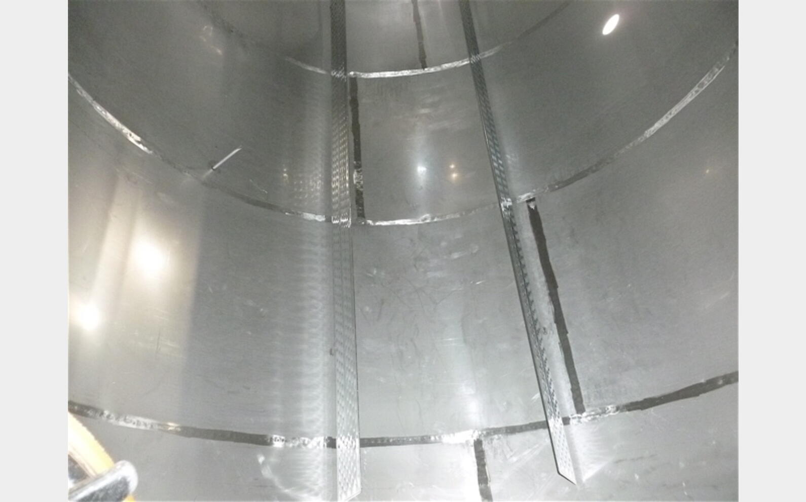 Cuve stockage INOX 316 sur socle Agroalimentaire Marque : PIERRE GUERIN