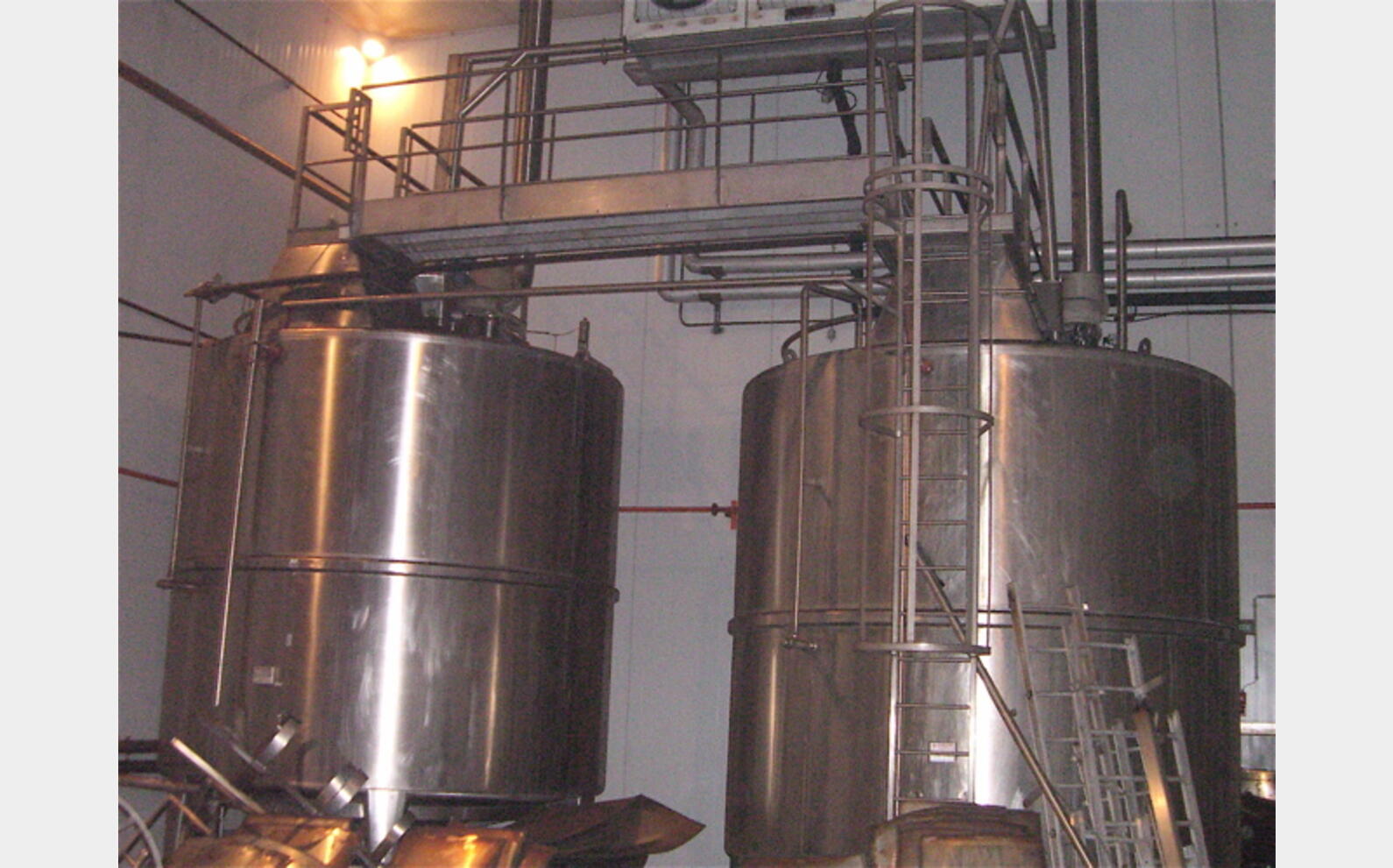cuve de m&eacute;lange INOX 316 L Marque : RIONDE Volume : 28.400 litres