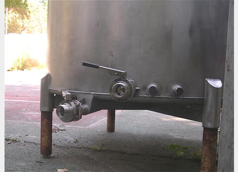 Cuve de stockage INOX - Volume : 22 hectos (2200 litres)