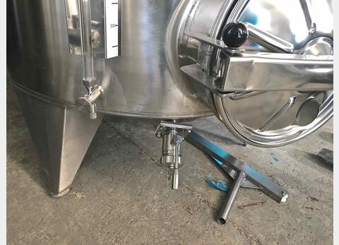 Cuve Inox chapeau flottant de 28 hls MATERIEL NEUF Volume : 2800 litres (28 hls)