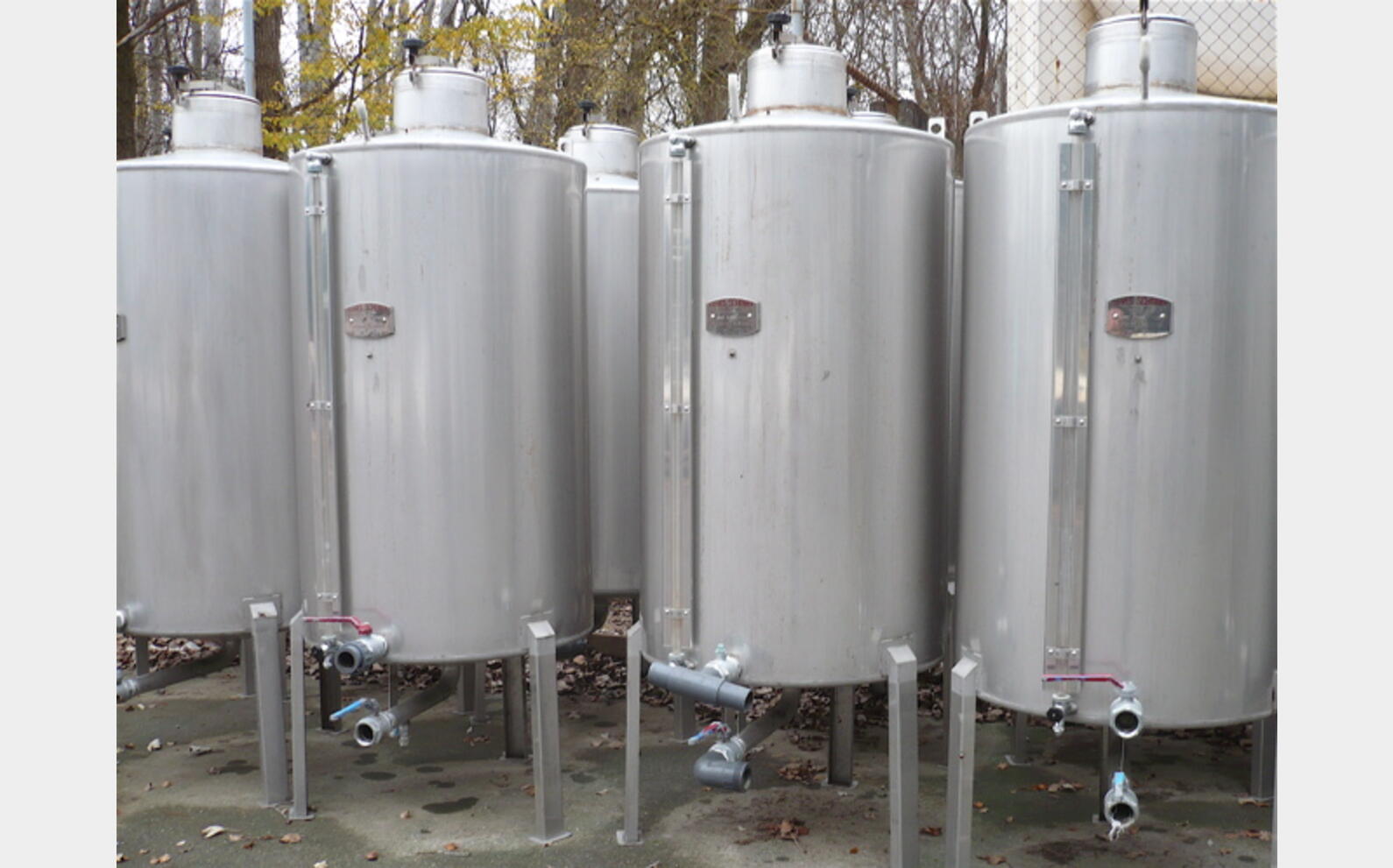 cuve stockage INOX 304L Agroalimentaire (vin rouge) Volume : 1000 litres