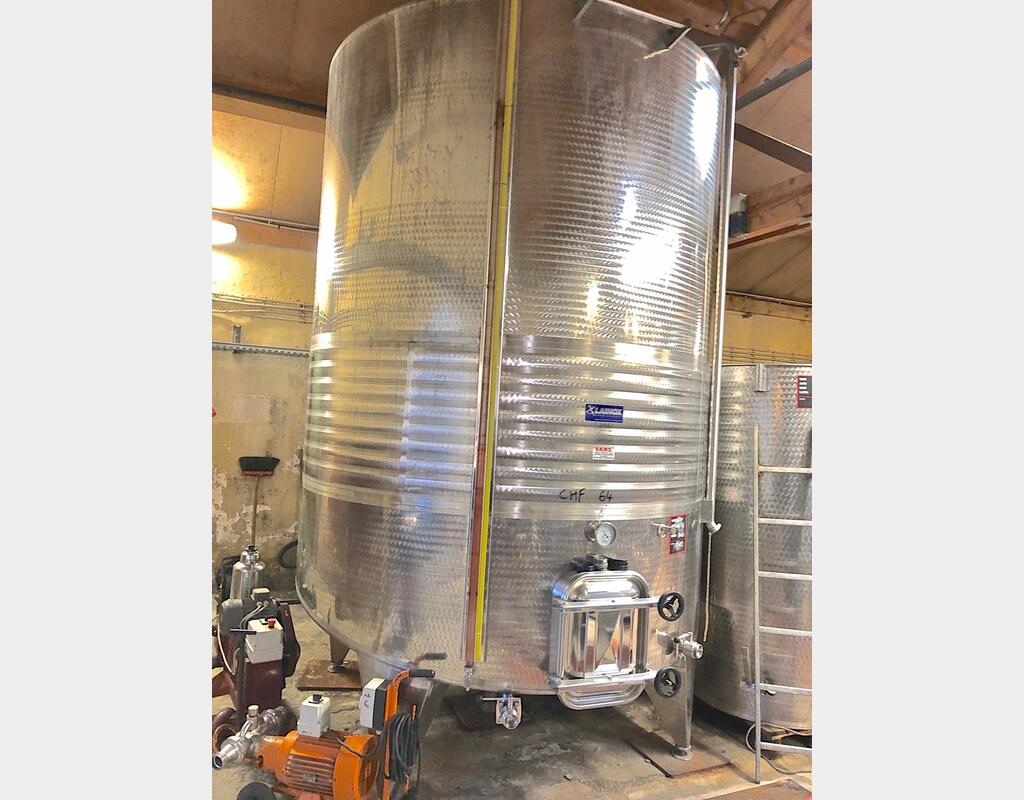 Cuve inox - Volume : 121 hectos (12100 litres)