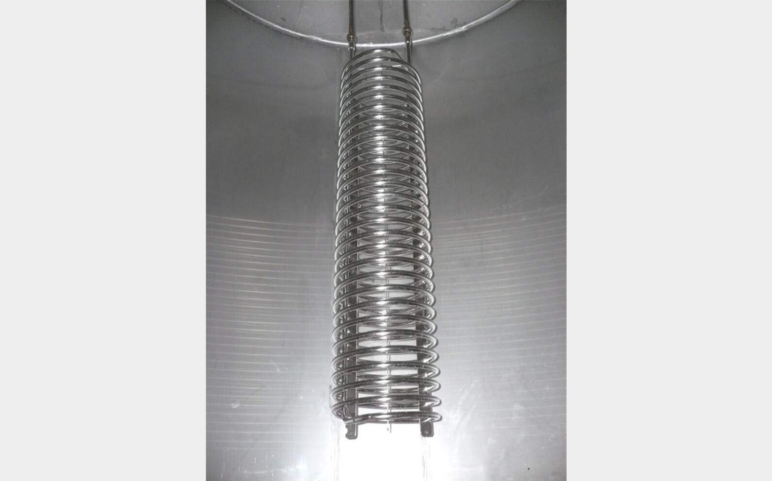 cuve de stockage INOX 304 avec serpentin provenance vinicole