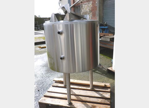 cuve stockage circulation forc&eacute;e Volume : 180 litres