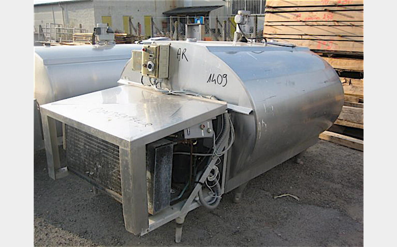 Cuve stockage INOX isol&eacute;e Volume : 1700 litres