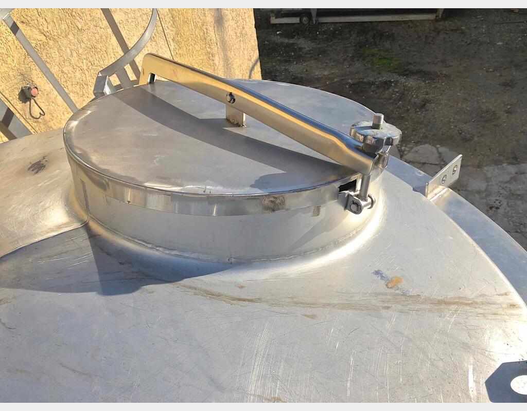 Silo en INOX avec passerelle circulaire - Volume : 2000 litres