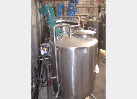 cuve inox 316L agit&eacute;e de 800 litres