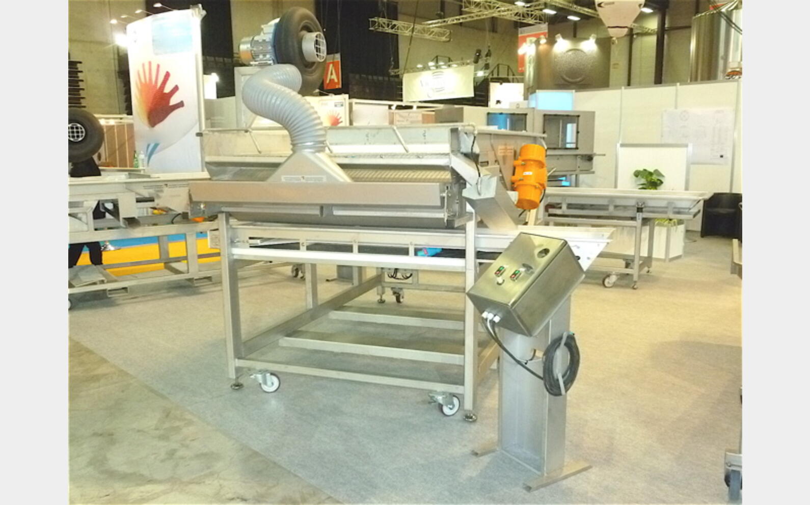 table de tri vibrante 6 &agrave; 9 T/h MATERIEL NEUF Mod&egrave;le : MISTRAL 140 1HD