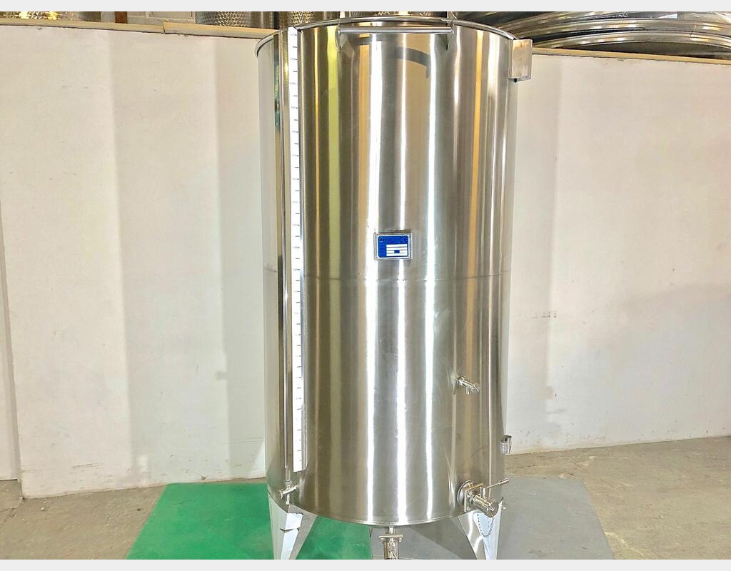 304 stainless steel tank - Model SPABP2150 - Curved bottom - Floating hat