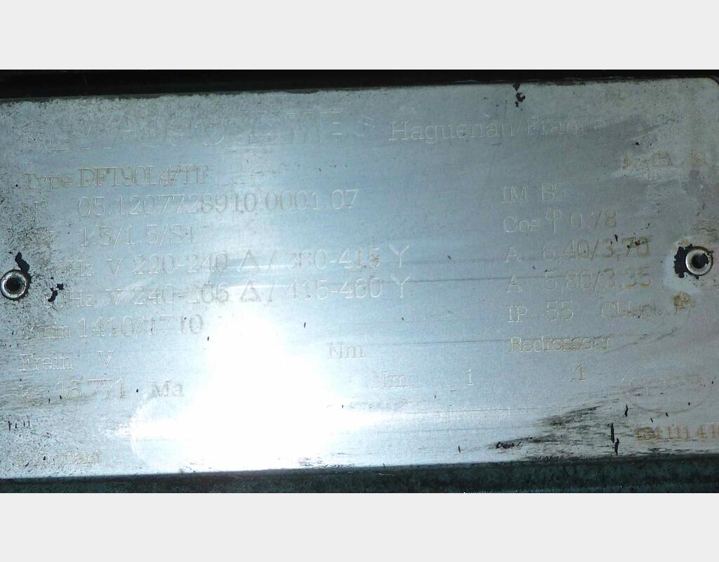 Cuve inox cylindrique verticale agitée - isolée fond plat capacité 1000 hls
