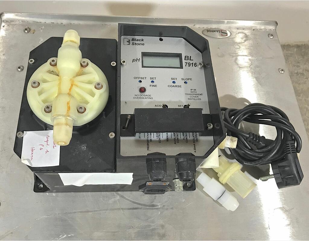 Contr&ocirc;leur de pH mural