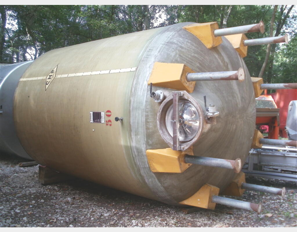 Cuve ifibre sur pieds de 200 hls