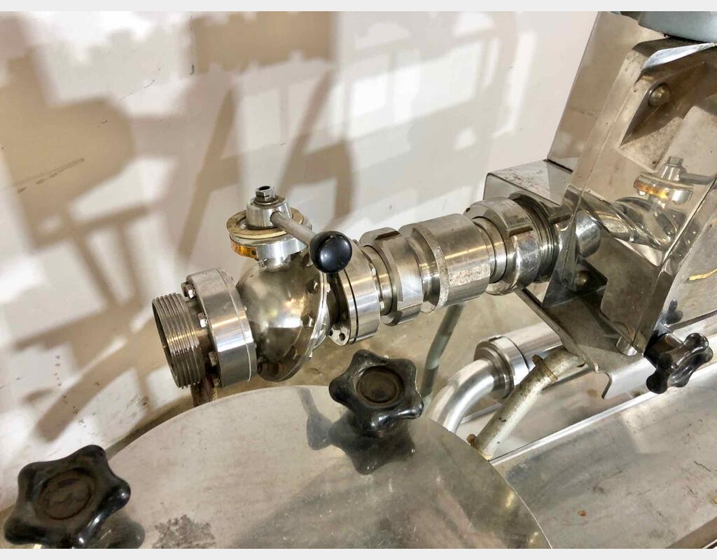 Compteur Alcool SCHLUMBERGER - Sur Skid avec pompe et filtre