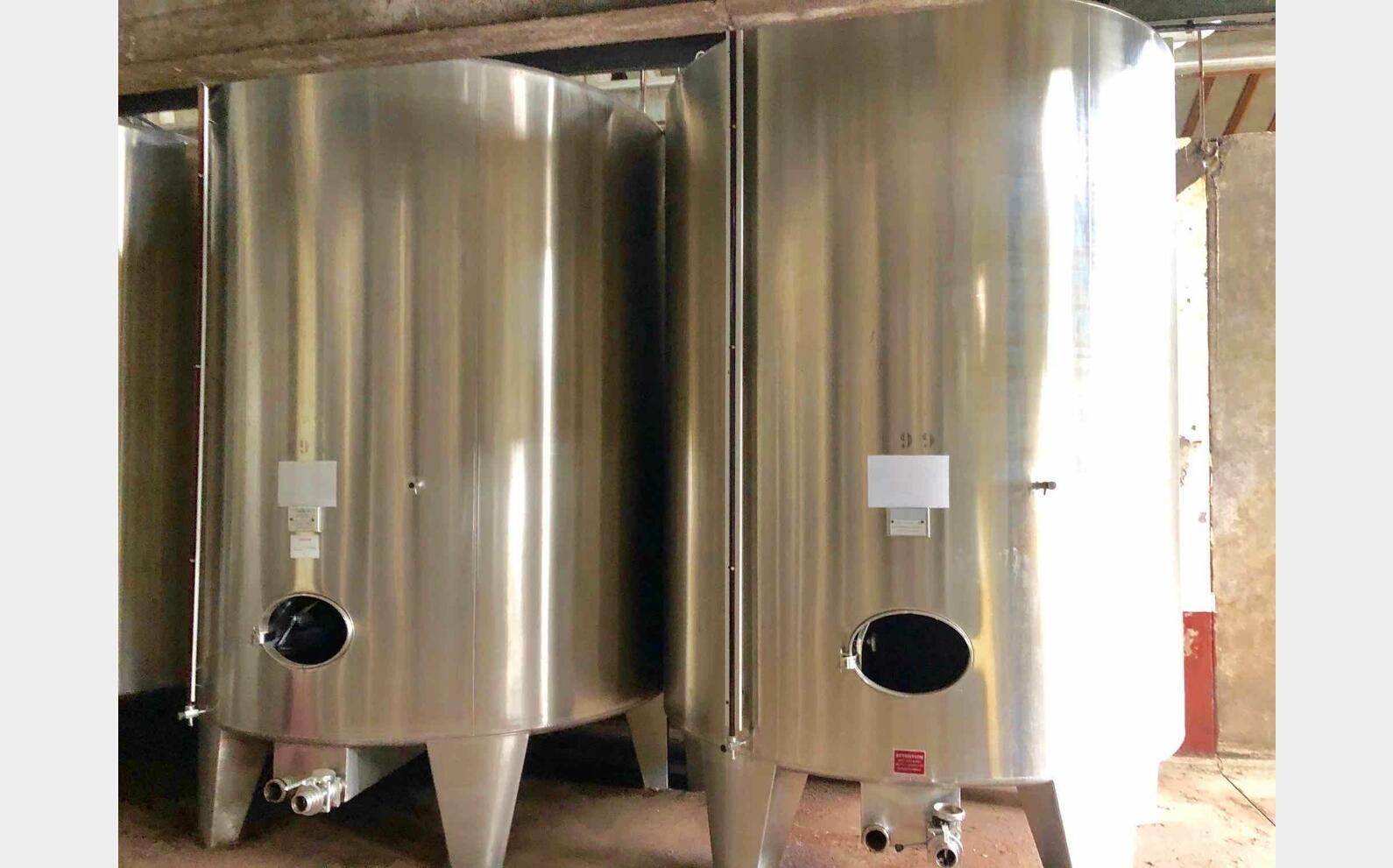 Cuve stockage inox - Fond conique sur pieds 150 HL (15 000 litres)