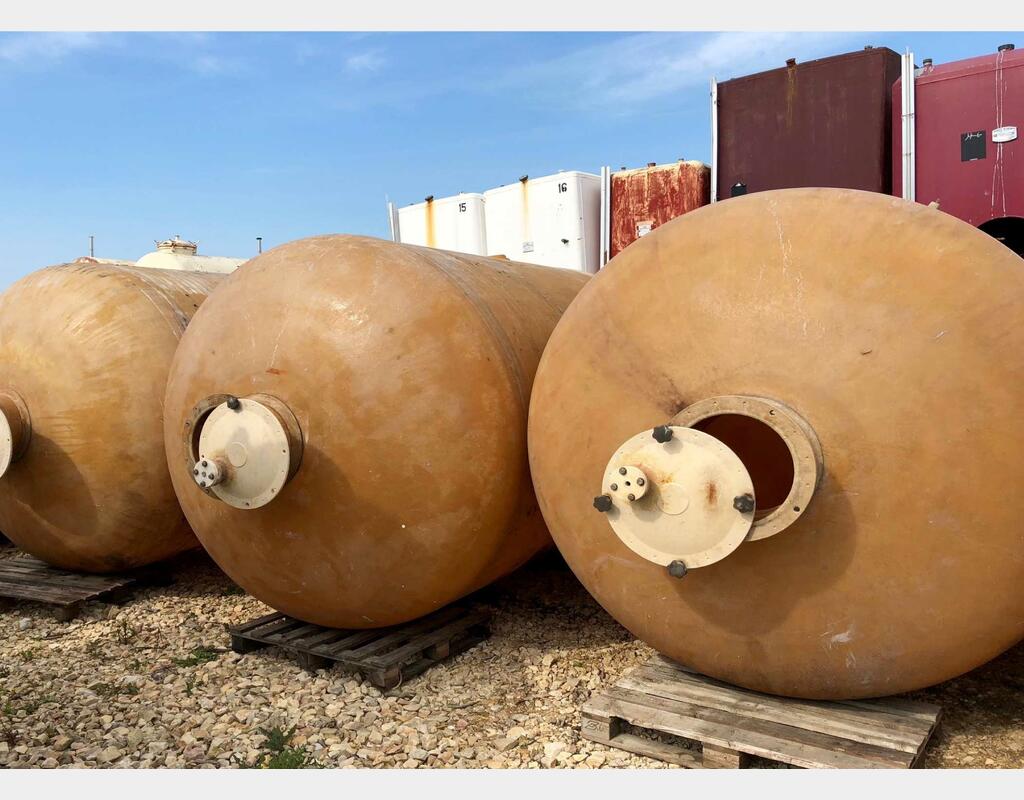 cuve fibre de verre verticale Marque : VETRORESINA de 120 hls
