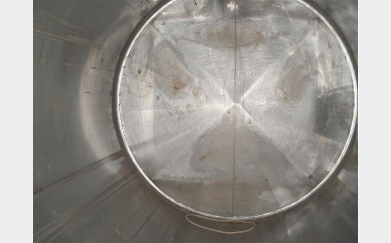 Cuve inox sur pieds de 160 hls