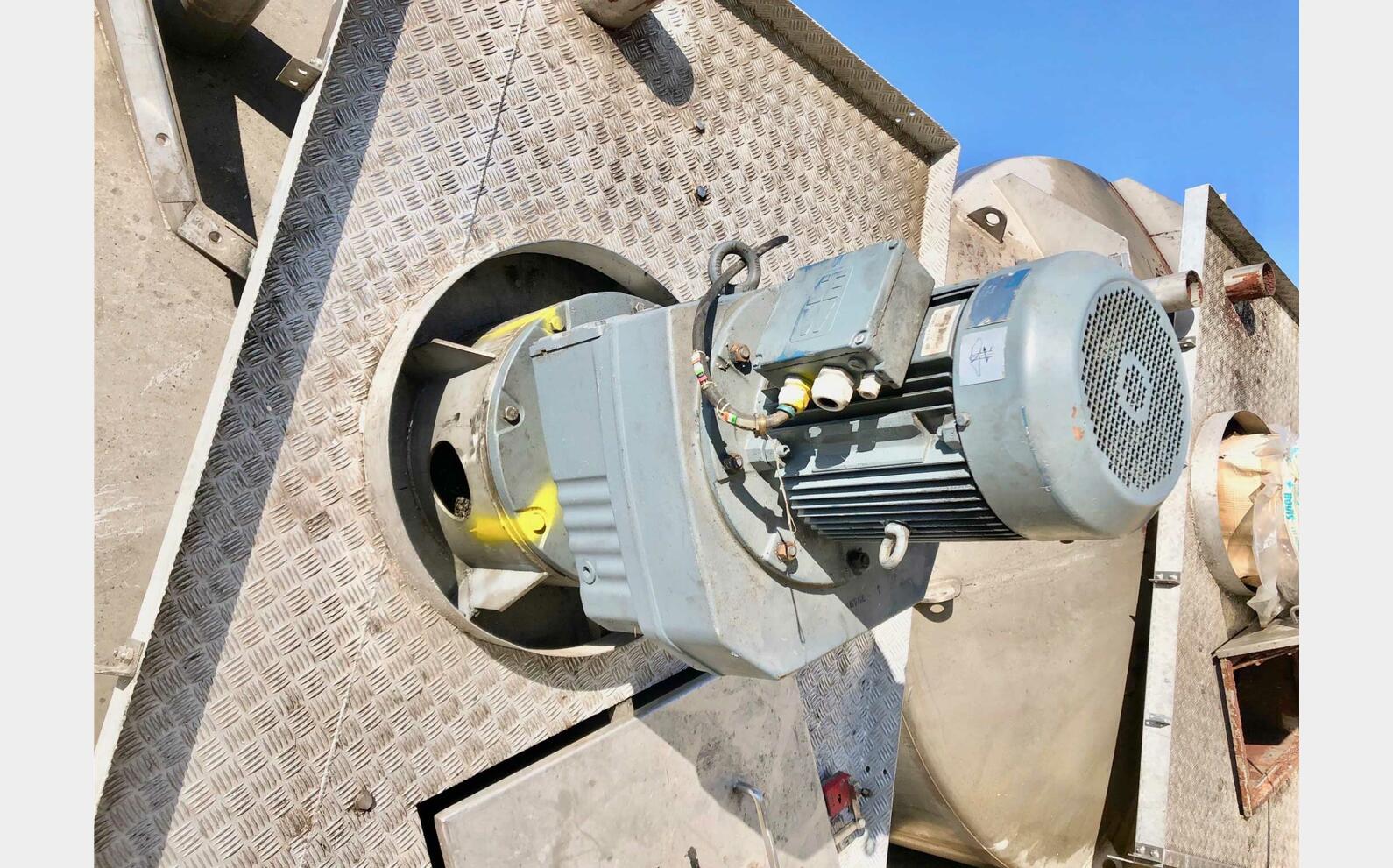 Cuve de m&eacute;lange inox 540 HL (54 000 litres) LABBE