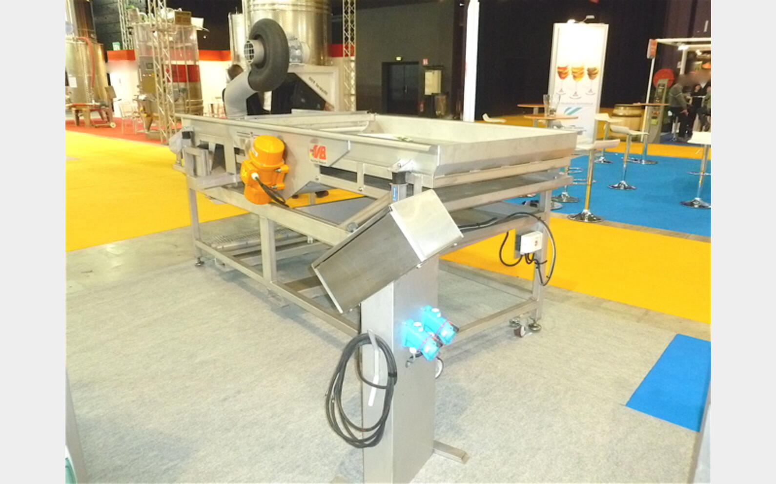 table de tri vibrante 5 &agrave; 7 T/h MATERIEL NEUF Mod&egrave;le : MISTRAL 100 NG