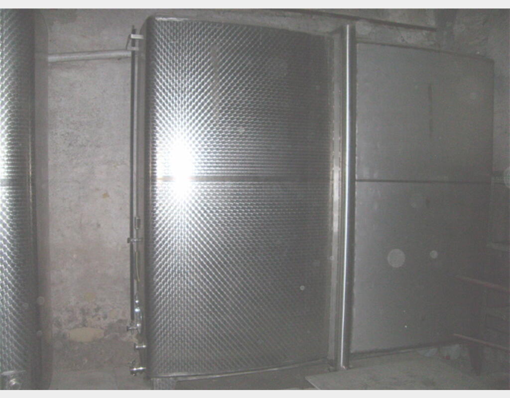 Cuve de stockage en INOX 304 - Volume : 6900 litres.