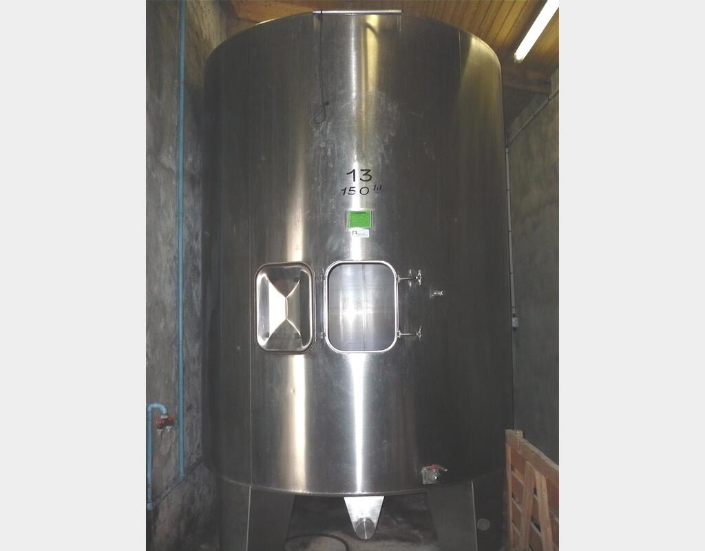 cuve de stockage INOX 304 de 150 hls - cylindrique verticale sur pieds
