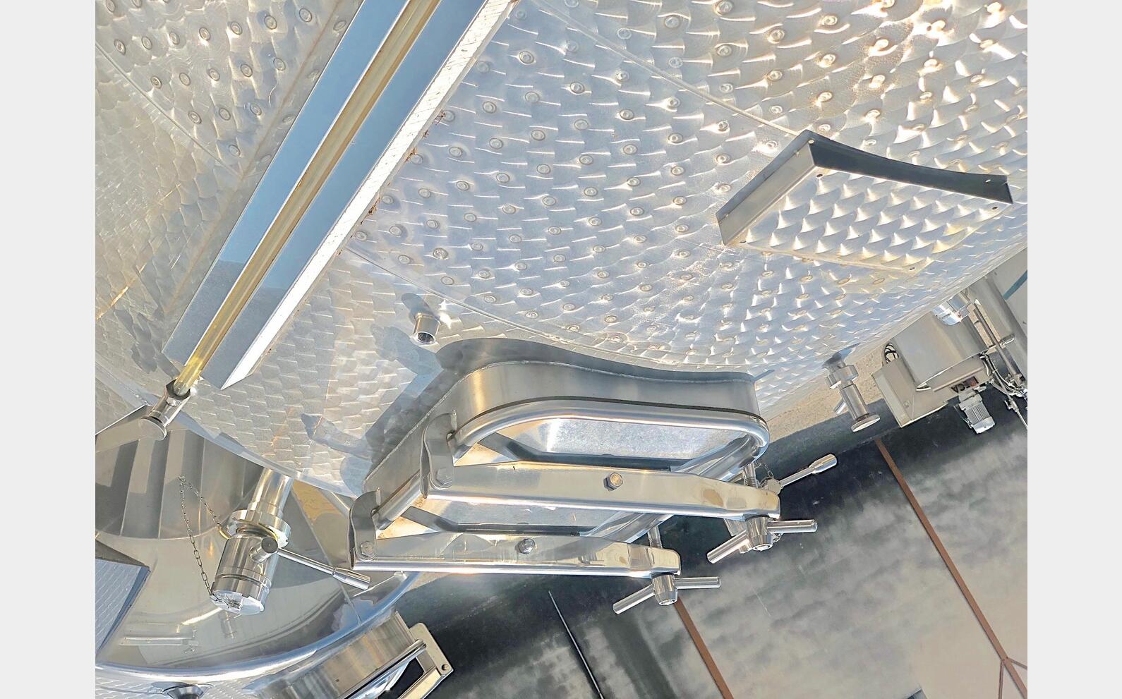 CUVE INOX FERMEE MATERIEL NEUF