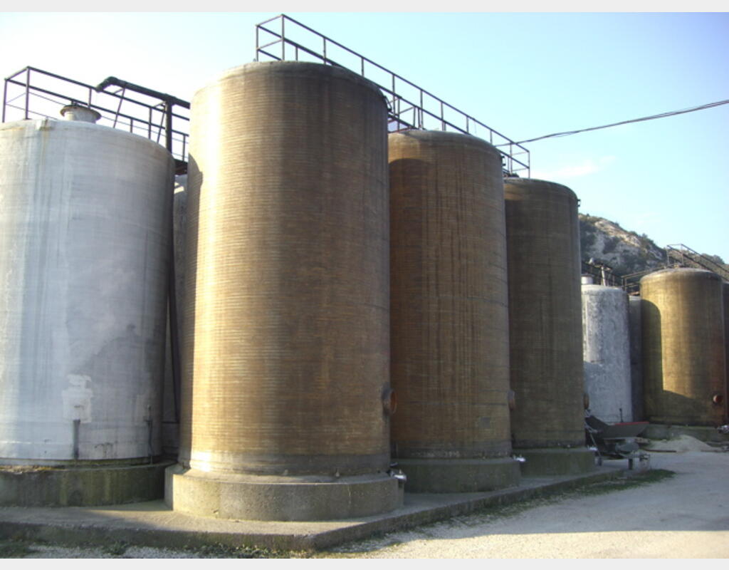Cuve de stockage polyester  - verticale fond plat de 400 hls