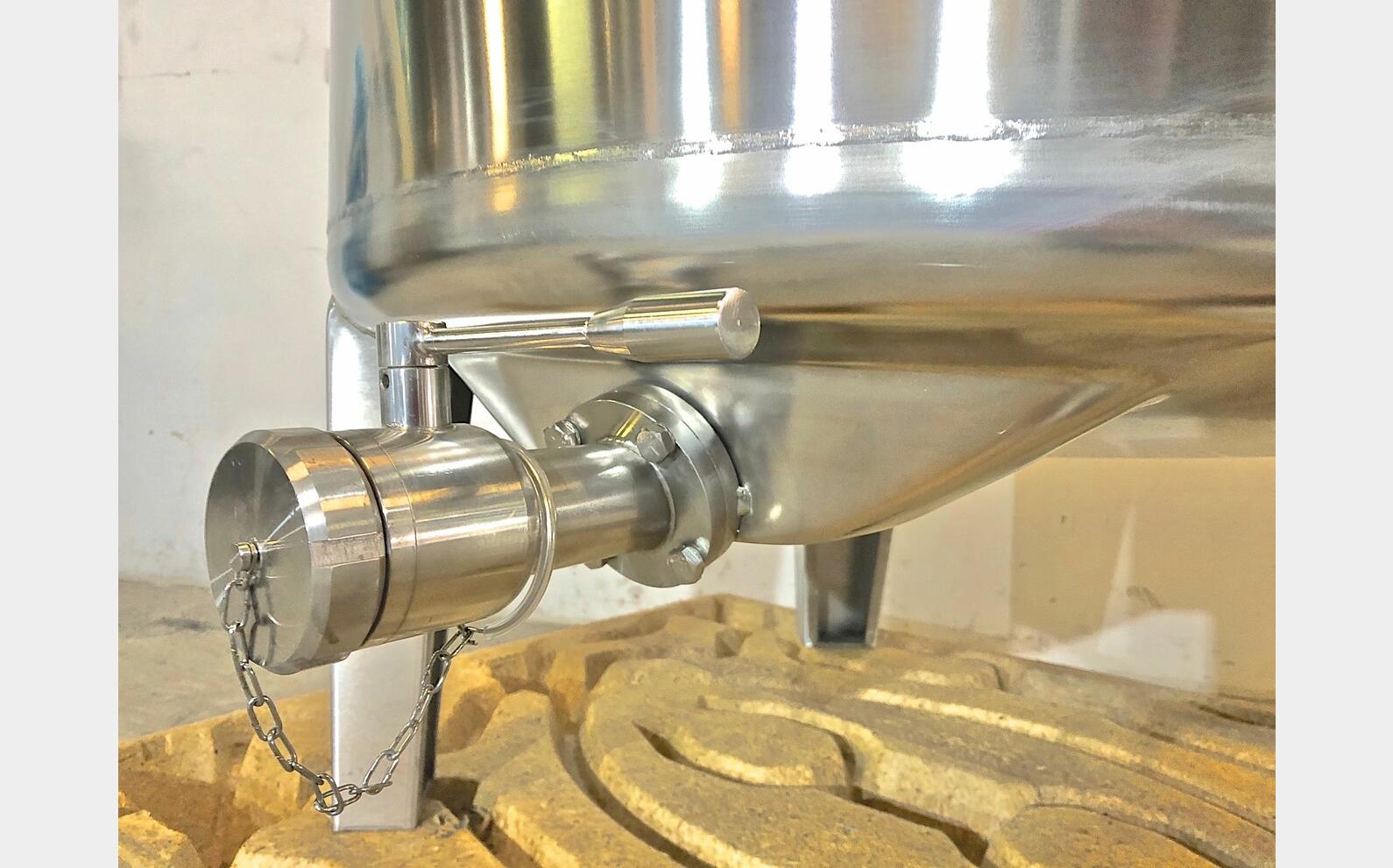Cuve inox 304 - M&eacute;lange 9.04 HL (904 Litres) ARSILAC