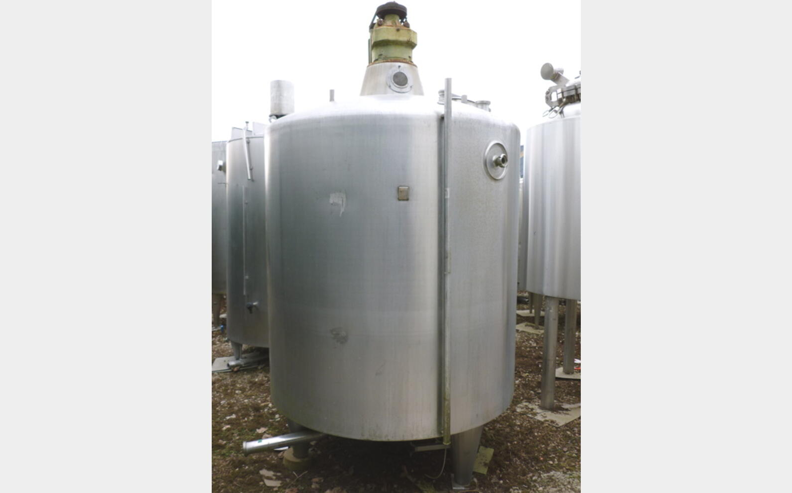 cuve m&eacute;lange circuit coquill&eacute; Volume : 2000 l