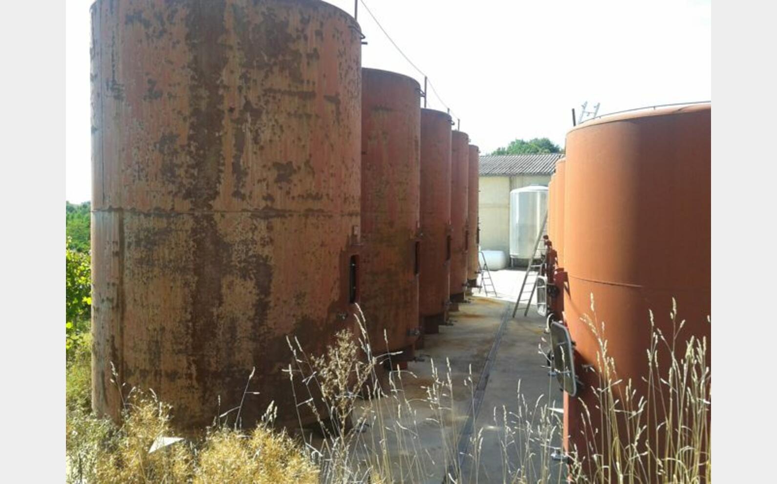 Cuve acier rev&ecirc;tu de 276 hls