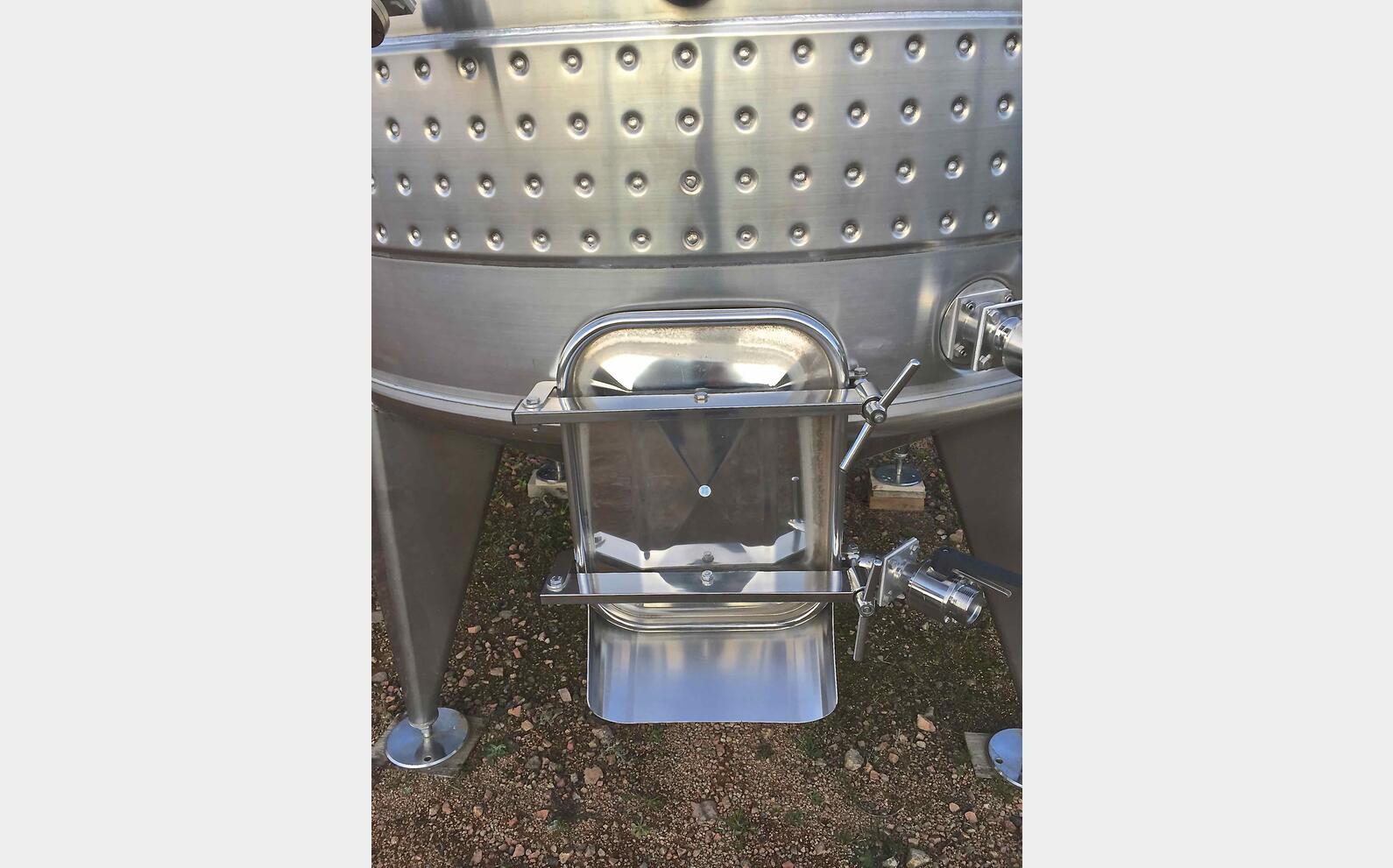 Cuve Inox 316 L de vinification Capacit&eacute; : 85 hls (8 500 L) Marque : CSC