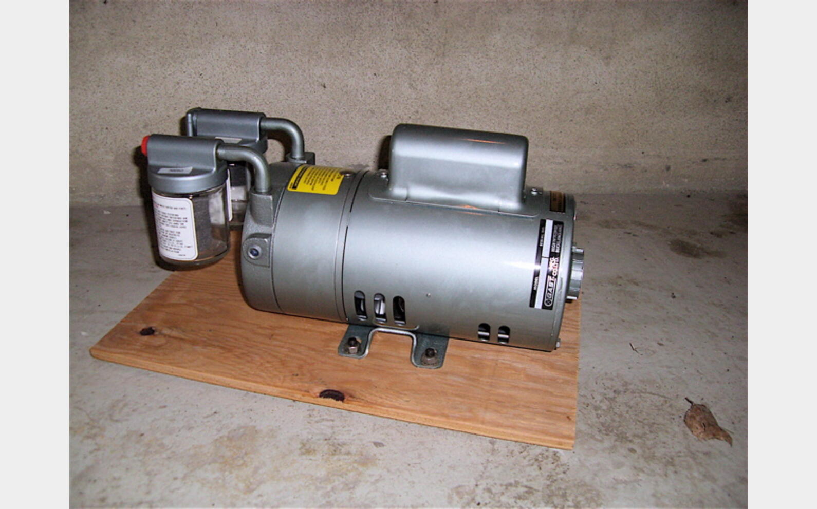 Vacuum pump