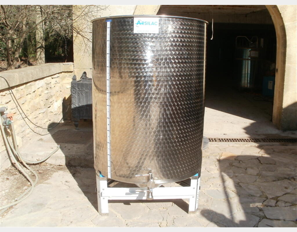 Cuve inox fond bombé à chapeau flottant - avec socle inox
