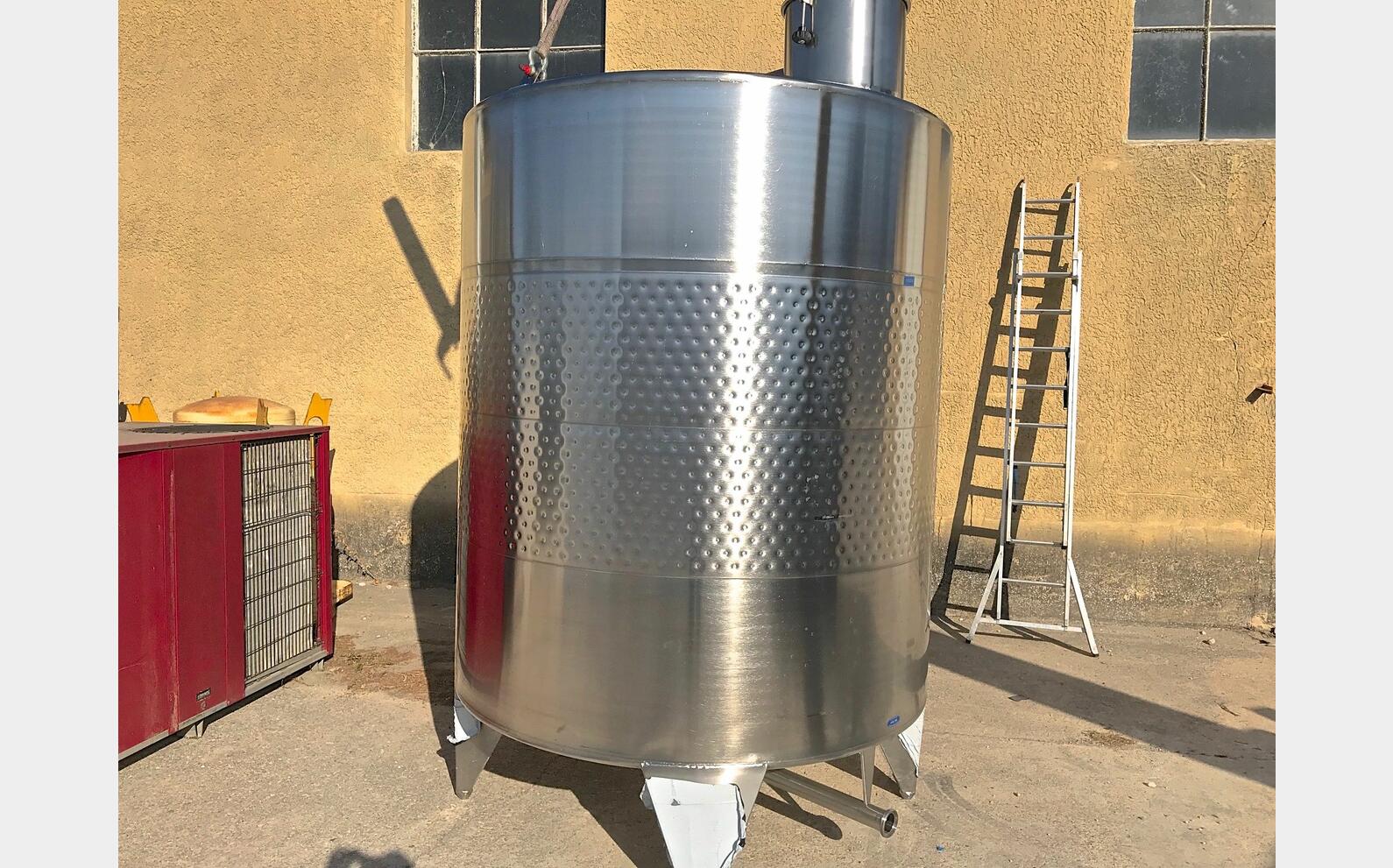 cuve INOX 316 ferm&eacute;e sur pieds MATERIEL NEUF
