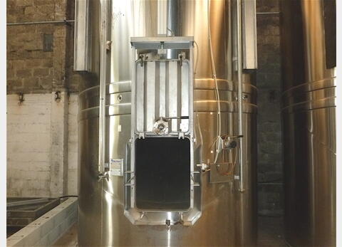 Cuve INOX 316L pente 50% sur jupe Provenance : distillerie