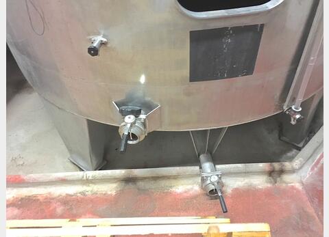 Cuve inox ferm&eacute;e sur pieds
