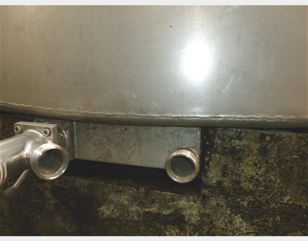 Cuve INOX 316 sur socle avec drapeau - Volume : 304 hecto (30400 litres)