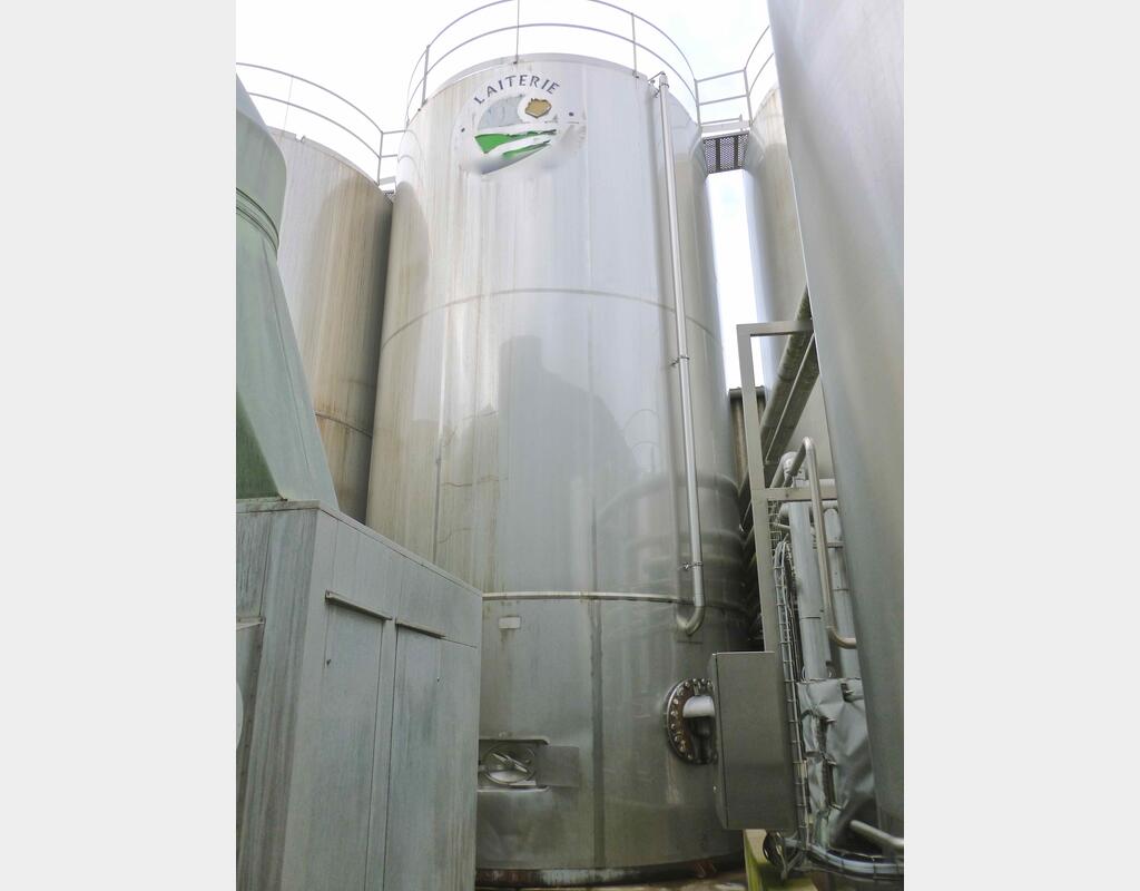 Cuve inox cylindrique verticale agitée - isolée fond plat capacité 1000 hls