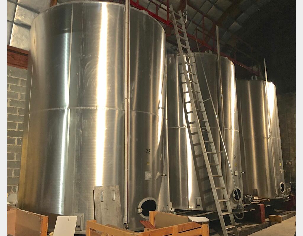 cuve inox cylindrique Volume : 32000 litres (320 hls)