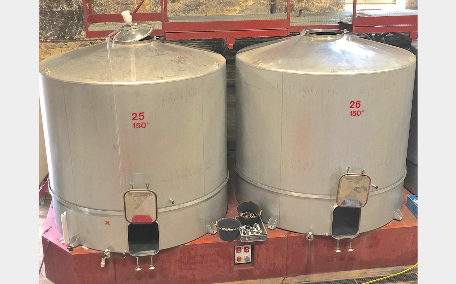 Vertical cylindrical stainless steel tank - ALFA LAVAL ALFA LAVAL