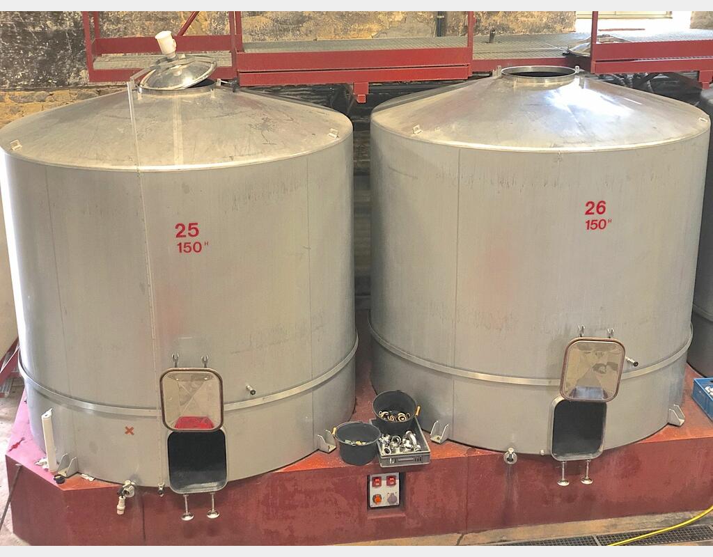 Vertical cylindrical stainless steel tank - 150 HL (15 000 Liters)