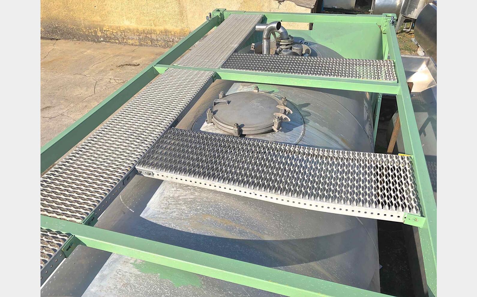 Conteneur INOX 316 Ti isol&eacute;e r&eacute;chauff&eacute; PU0118 Sur chassis acier